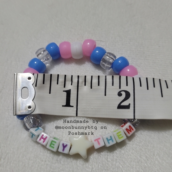 Handmade bracelet "they/them" pronoun LGBT trans pride 🏳️‍🌈 beaded kandi - Picture 4 of 4